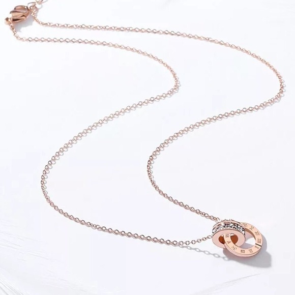 Rose gold pendant necklace - Picture 4 of 8